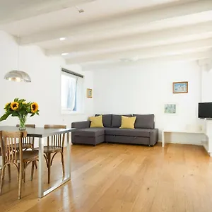 Alley Apartment Amsterdam